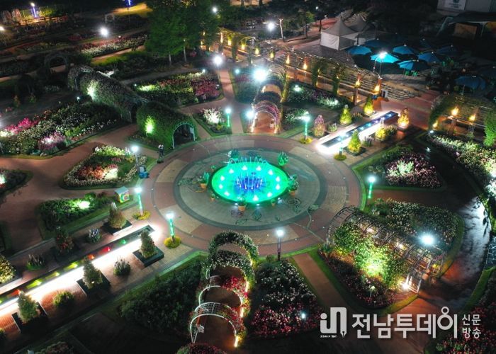 곡성세계장미축제, 야간 드라이브 명소로 입소문