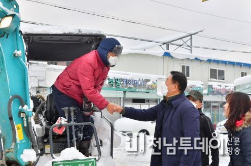 22~24일 장성군에 평균 31.2cm 눈… 일부 농가 피해