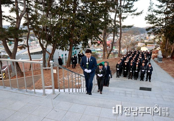 보성군, 신년 현충탑 참배로 새로운 도약 결의 다져