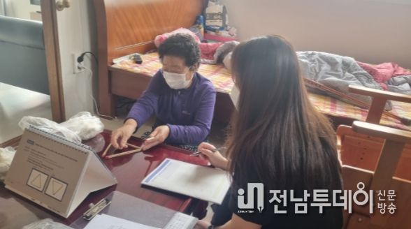 치매로부터 자유로운 고흥, 만60세 이상 어르신 치매 진단 지원