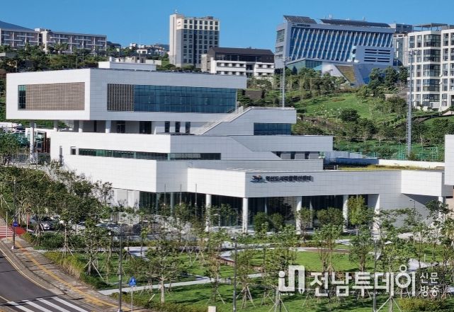 복합센터 준공 전경