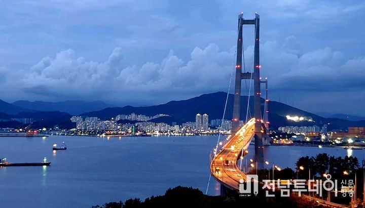 겨울엔 반짝반짝 빛나는 광양야경이지