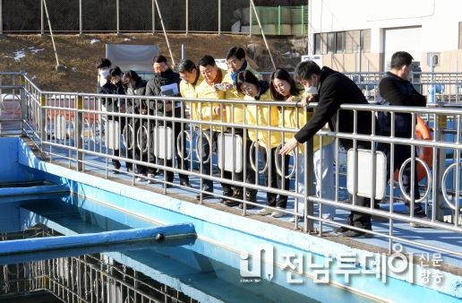광산구의회 시민안전위원회가 12일 광주지역 상수도 시설 및 상수원에 대한 현장방문에 나섰다.
