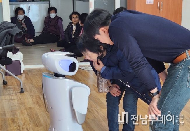 AI(인공지능) 로봇을 활용한 서비스