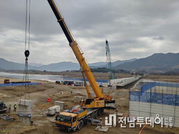 구례군 공무원, (구)문척교 철거 신공법 견학