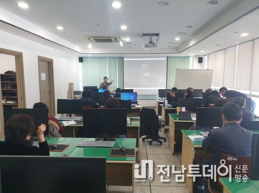장흥군, 군민의 눈높이에 맞춘 정보화교육 시작
