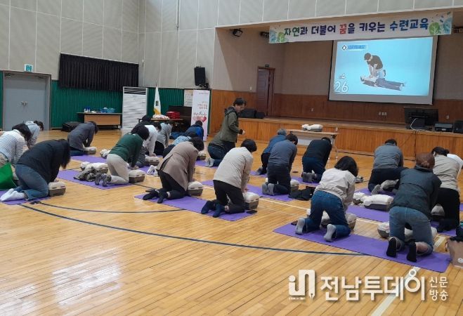 교육행정기관 교직원 대상 심폐소생술교육