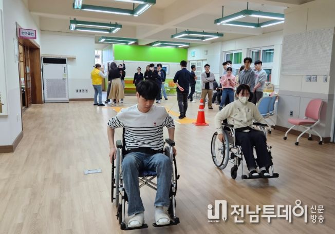 전교생 및 교직원 장애인식개선교육