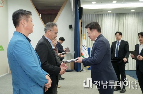 “제주 공직자, 더 밝고 자신감 있게”