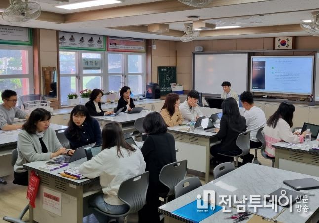 현장요청형 '찾아가는 인공지능 역량강화 직무연수'