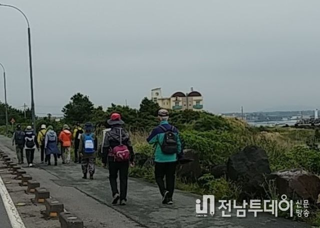 걷기지도자와 함께하는 '혼디걷길'