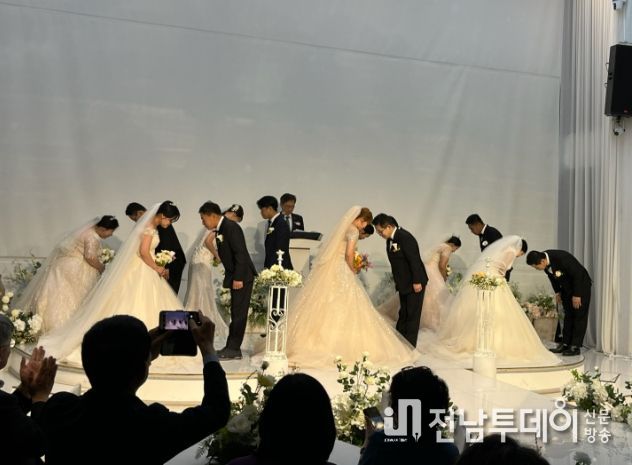 안우진 제주시 부시장 동거부부 행복결혼식 참석