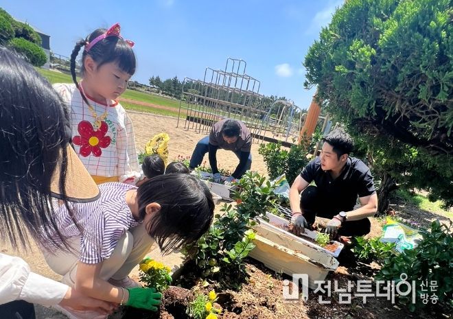 사제동행 환경 사랑 등굣길 조성 활동