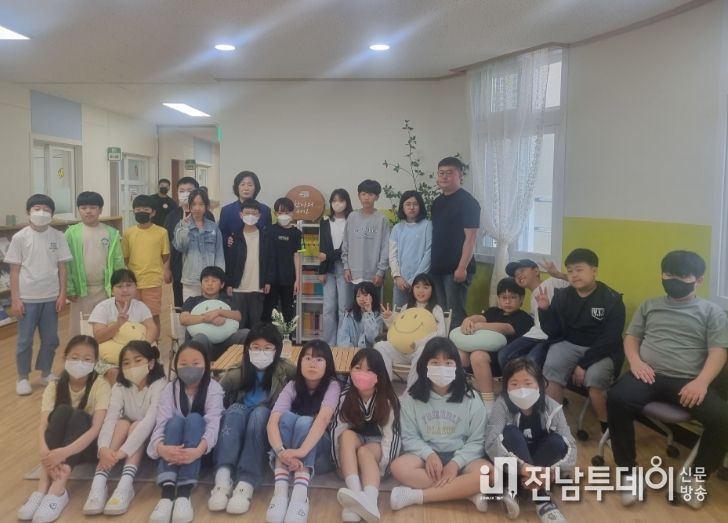 한나의 서가 오픈식