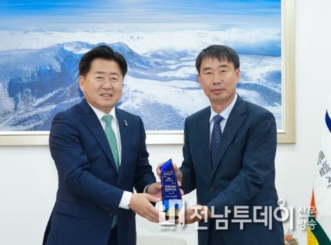 제주도, 전재목 제주지방기상청장 명예도민 선정