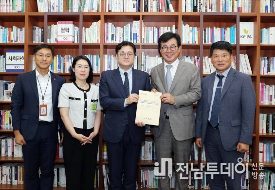 김성 장흥군수, 남부권 해양스포츠 선수촌 유치 추진