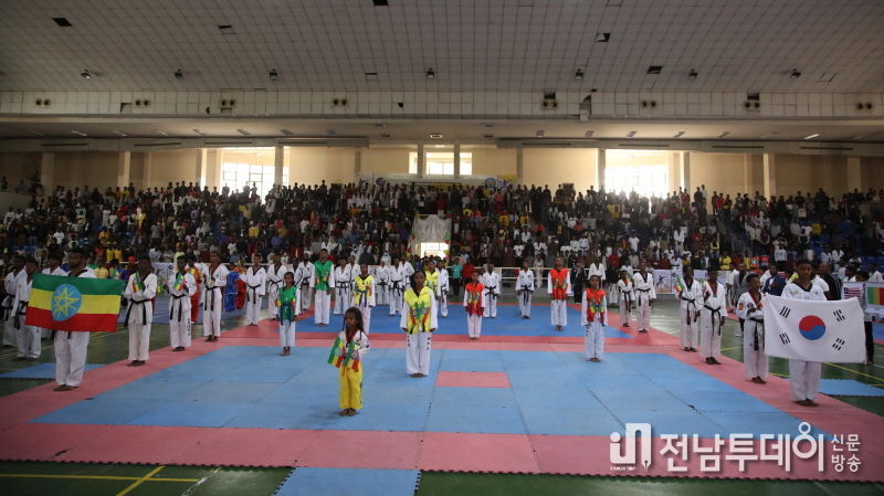 세계홍익태권도연맹 창립 10주년 기념행사의 일환으로 이천공 총재는 모든 아프리카 대륙의 형제자매들과 함께 공정하고 차별 없는 평등한 사회의 구현을 위하여 홍익태권도와 홍익정신 교육의 실천을 핵심으로 하는 세계평화를 선언 했다.