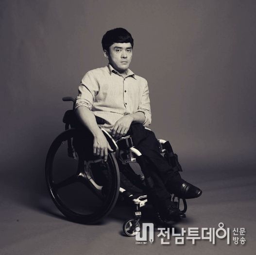 해남군립도서관‘사이보그가 되다’김원영 작가와의 만남