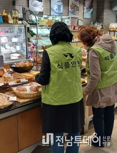 목포시가 학교 매점 등 어린이 기호식품 조리·판매업소에 대해 중점 지도점검한다.