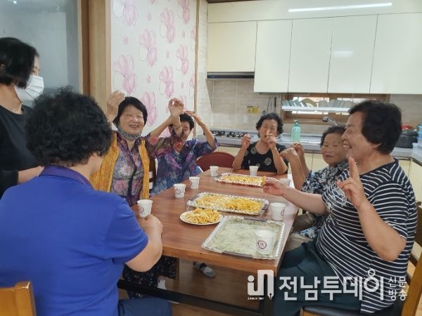 해남군, 경로당 입식 식탁 교체“어르신 편리하게 이용하세요”
