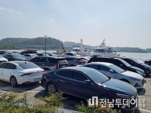 해남군 우수영항, 추석명절 이용객 붐벼‘활기’