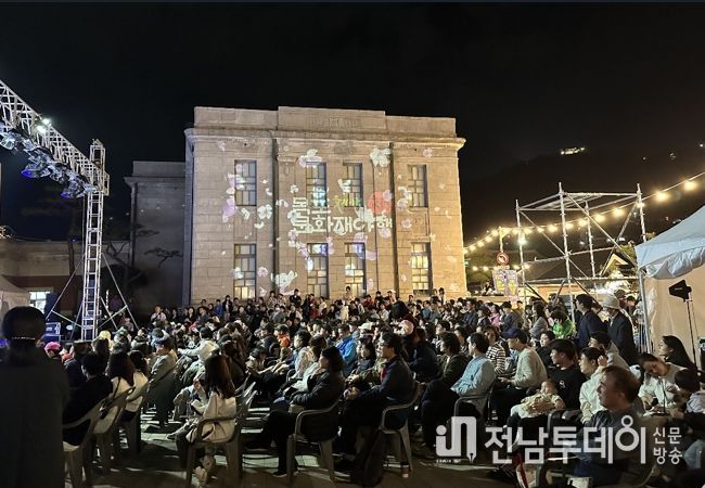 전국체전 기간에 열린 문화재 야행이 많은 관광객이 찾으면서 성공적으로 막을 내렸다.