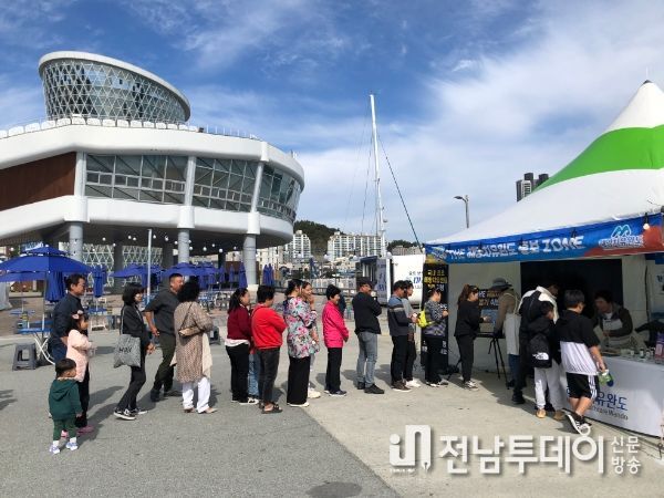 '청정 완도 가을 섬 여행' 찾는 발길 ‘북적’