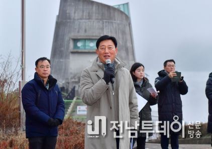 장성군, 장성호서 해맞이 행사… 군민 200여 명 동참