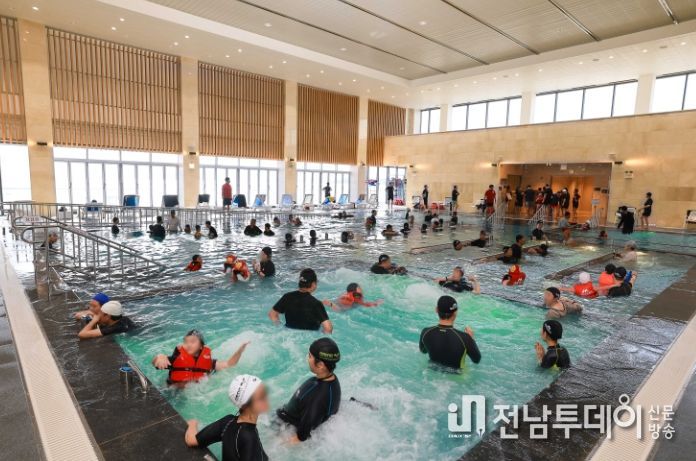 완도 해양치유센터 매진 행렬 이어져 ‘성황’