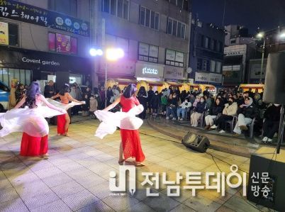 사진은 지난 해 말 열린 산타빌리지 행사 모습