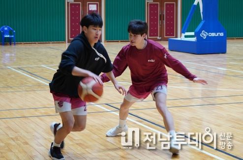 목포에서 전지훈련 중인 경희대학교 농구부