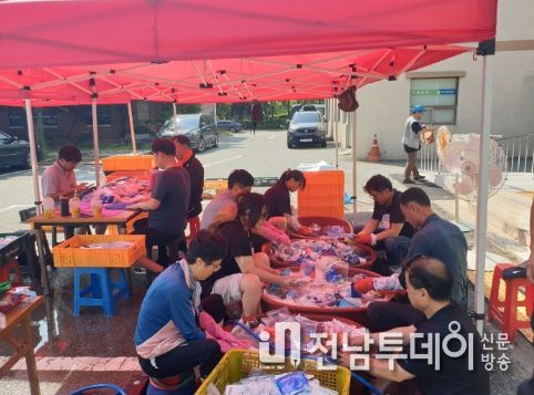 아이스팩을 재활용해 무료나눔하는 마을공동체 활동모습