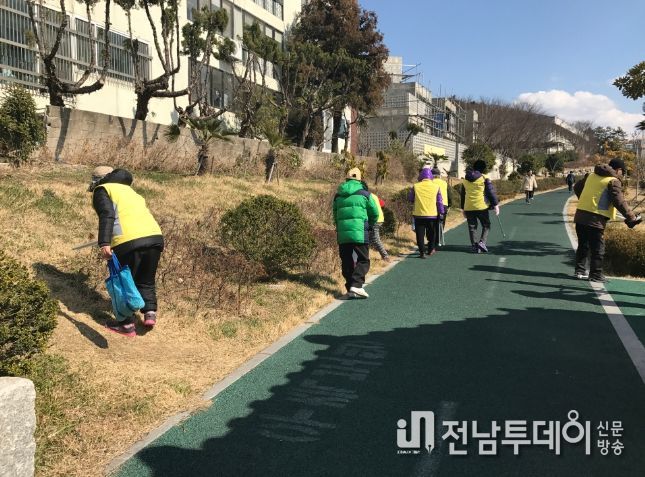 목포시가 추진한 장애인일자리 사업에 함께하고 있는 장애인참여자 모습