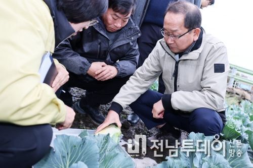 강병삼 제주시장, 대설·한파에 따른 농작물 생육상황 점검
