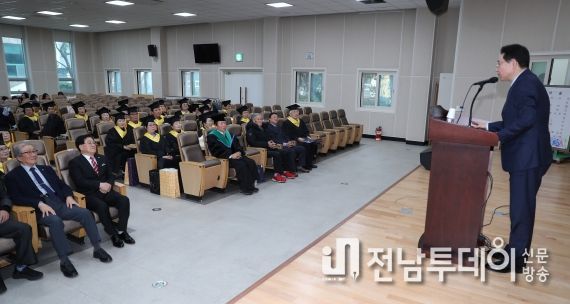 변영근 제주시 부시장, 제주시 노인대학원 졸업식 참석