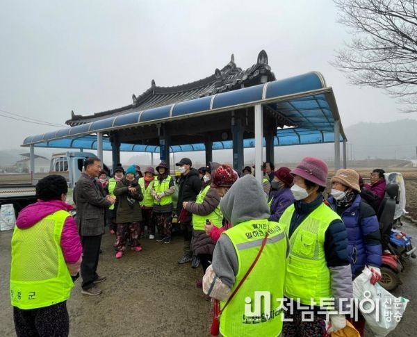 장흥 장동면, 노인일자리사업 ‘건강한 노후생활’ 지원