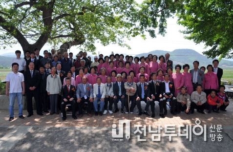 장흥군 마동욱 사진작가, 마을 공동체 ‘용두’ 사진전 개최