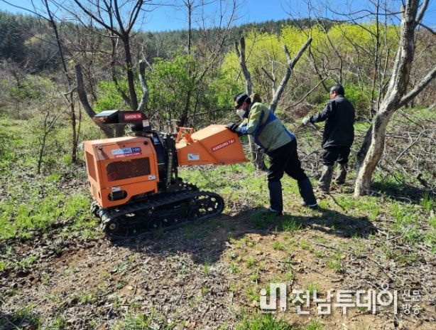 장흥군, 산불 예방 잔가지 파쇄기 운영
