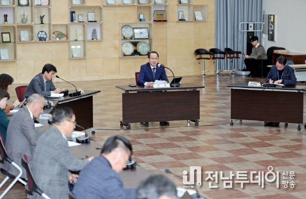 강병삼 제주시장, 시민기획단과 함께 새로운 제주들불축제 만들자