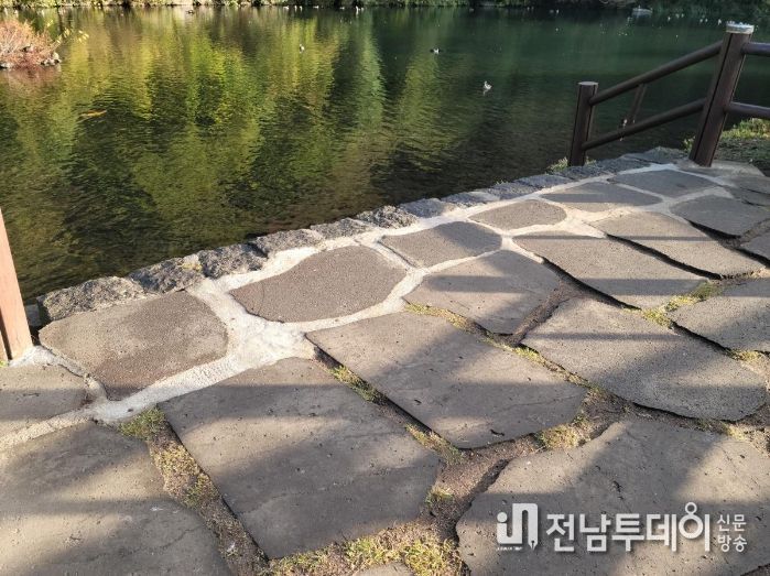 천지연폭포 시설 개선공사 후