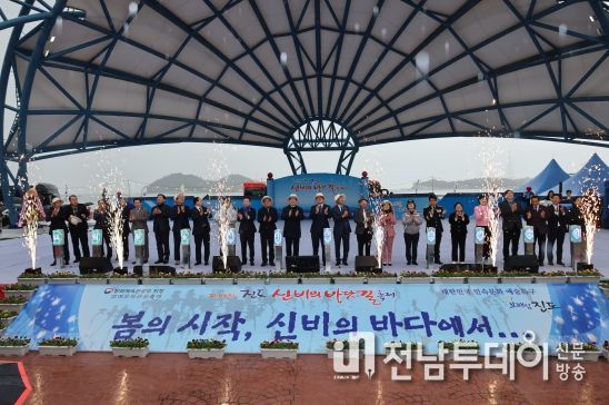 강병삼 제주시장, 진도 신비의 바닷길 축제 방문