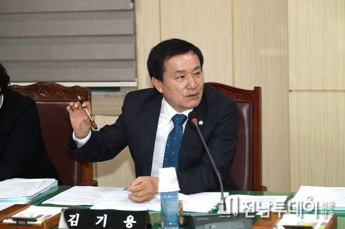 대표 김기용의원