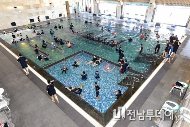 완도해양치유센터(1층 딸라소풀 전경)