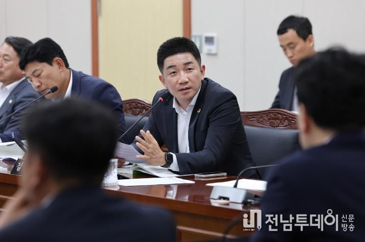 김진남 의원 도교육청 직속기관 행정사무감사