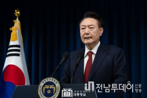 12월 7일 윤석열 대통령은 용산 대통령실에서 대국민 담화를 발표했다.