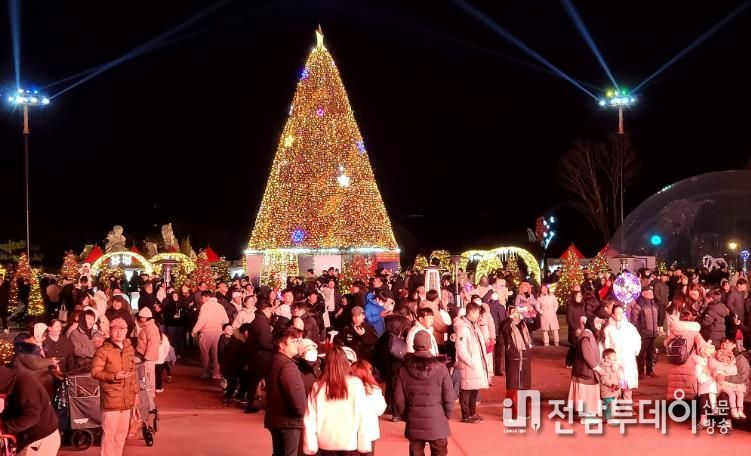 ‘함평 겨울밤 빛축제’, 일주일 더 본다…내년 1월1일까지 연장