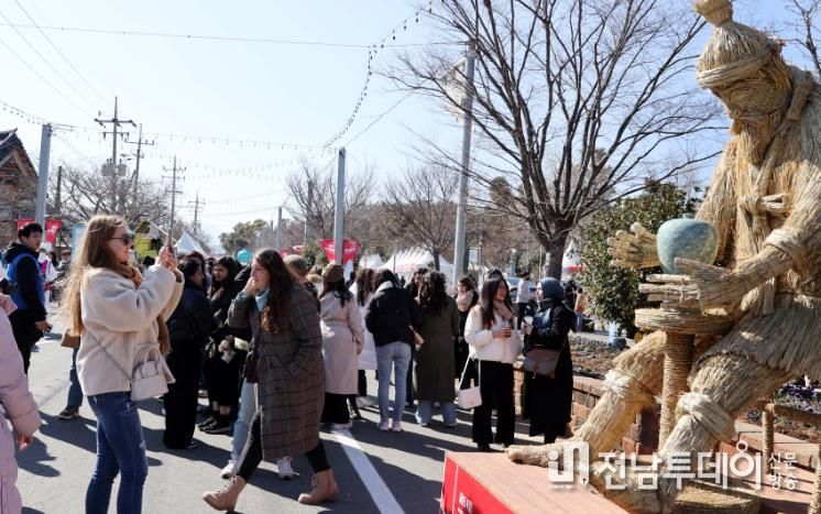 지난해 열린 강진 청자축제 모습.