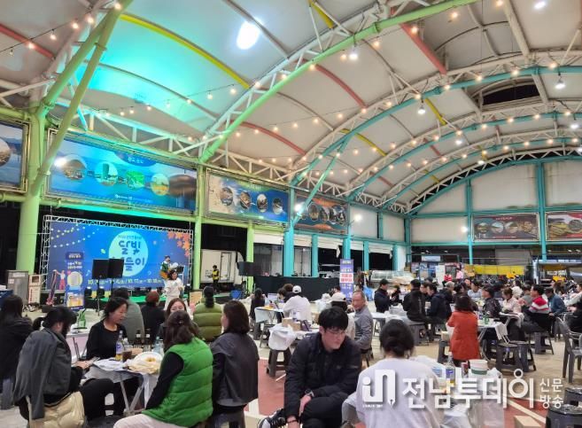 완도군, ‘달빛 나들이 야시장’ 큰 호응 얻어