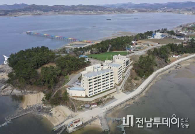 돌머리 해수욕장 전경