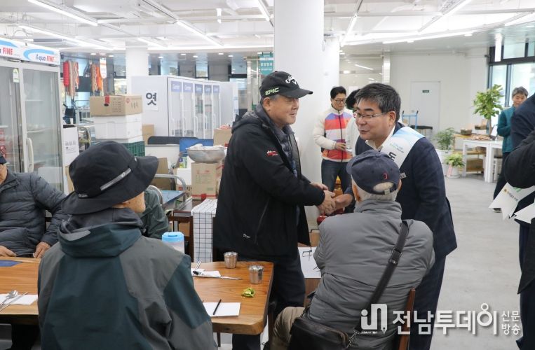 박종원 전남도의원, 전통시장 활성화와 나눔 실천에 앞장